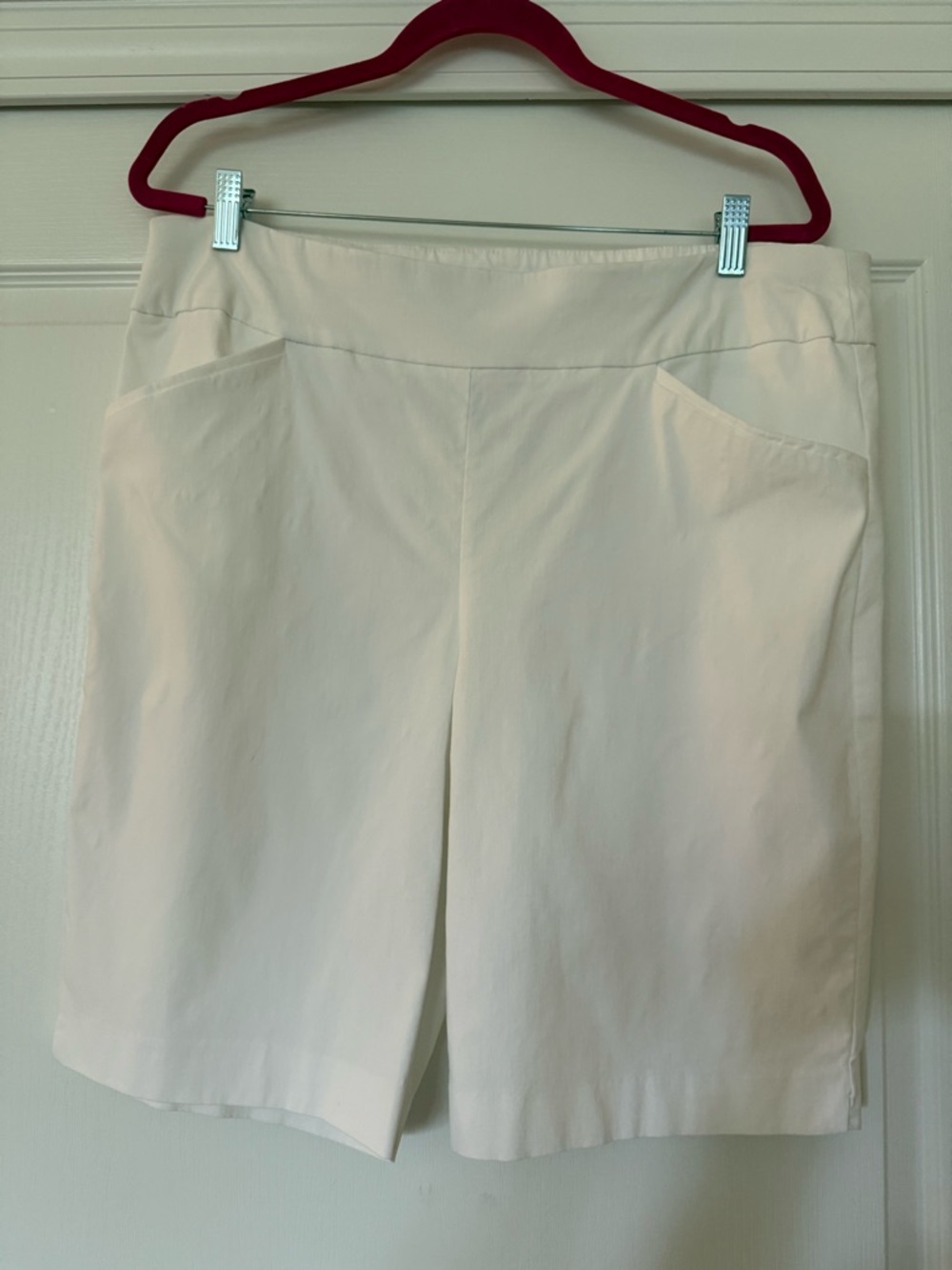 Chico’s White Perfect Stretch Pull-On Shorts